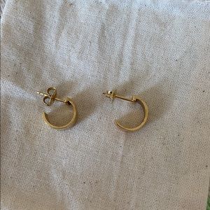Mejuri boyfriend mini hoops